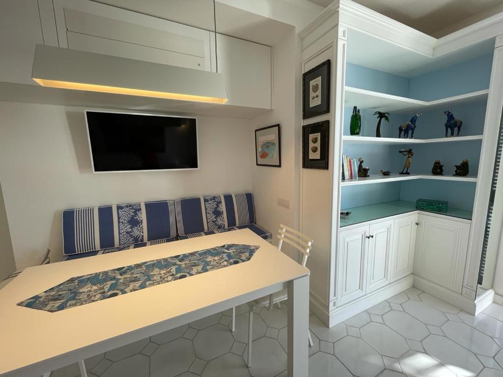 Le Rocce Da Tragara, Tragara Essential Apartman Capri Kültér fotó